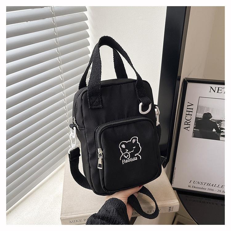 High-value cute cartoon bear messenger bag, versatile for teenagers and girls, small square bag for going out to work, commuting mobile phone bag
