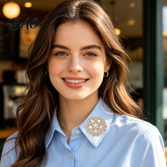 Bridal Dress Brooch Hollowout Star Rhinestone for Women, Dainty Decorative Lapel Shiny Badge Pin, Sparkling Jewelry Accessory Daily Wedding
