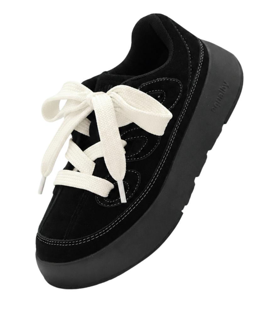 Equalby Tiocan / Black (+White Shoelaces)