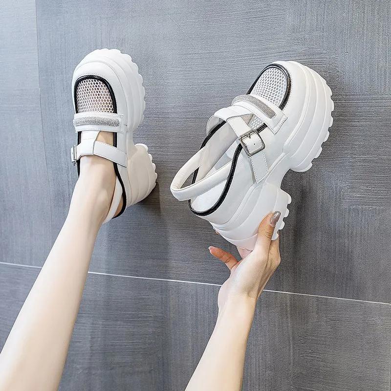 

Босоножки в готическом стиле на платформе с массивным каблуком для женщин и девочек, римские пряжки, ремешок, массивный каблук, новые летние повседневные сандалии с открытым носком, женские 35 бежевый