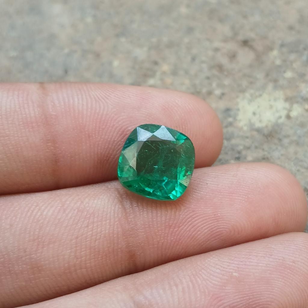 Natural Zambian Green Emerald 5-6 Ct Cushion Cut Loose Gemstone Certified