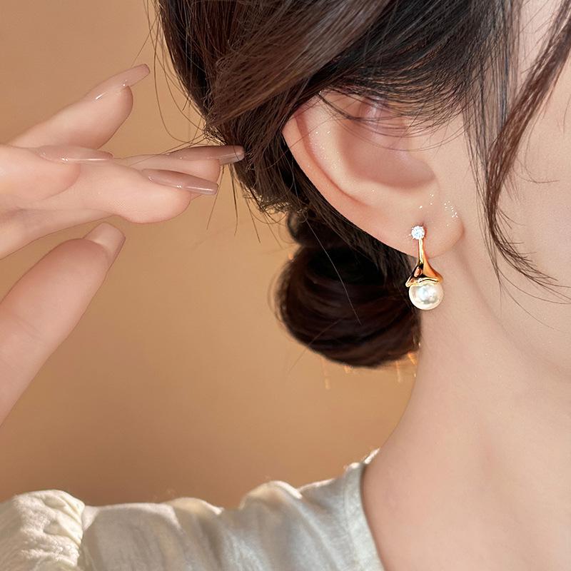 Crystal Waterdrop Imitation Pearl Stud Earrings for Women Exquisite Simple Fashion Sweet Personality Temperament Jewelry