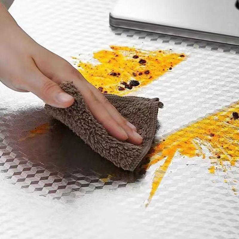 Oil-Proof Self-Adhesive Kitchen Wallpaper: Waterproof, Moisture-Proof Aluminum Foil for Cupboards, Stove, and Furniture.