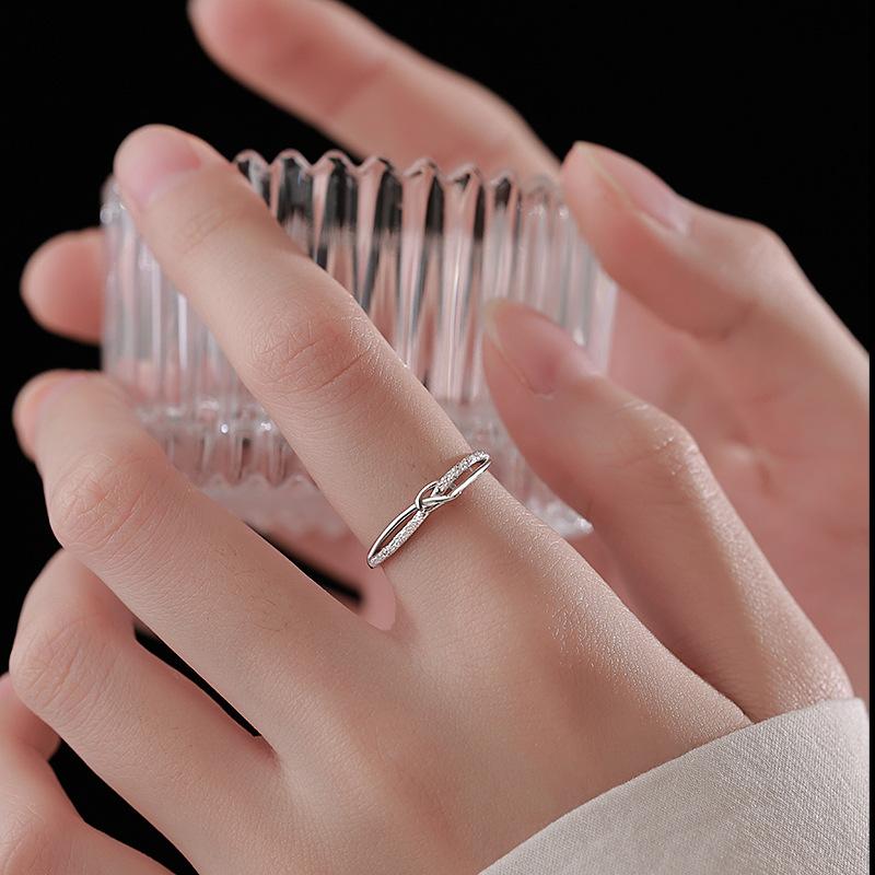 Starry Sky Knotted Frosted Ring: Women’s Light Luxury Index Finger Accessory, Summer 2023 Design