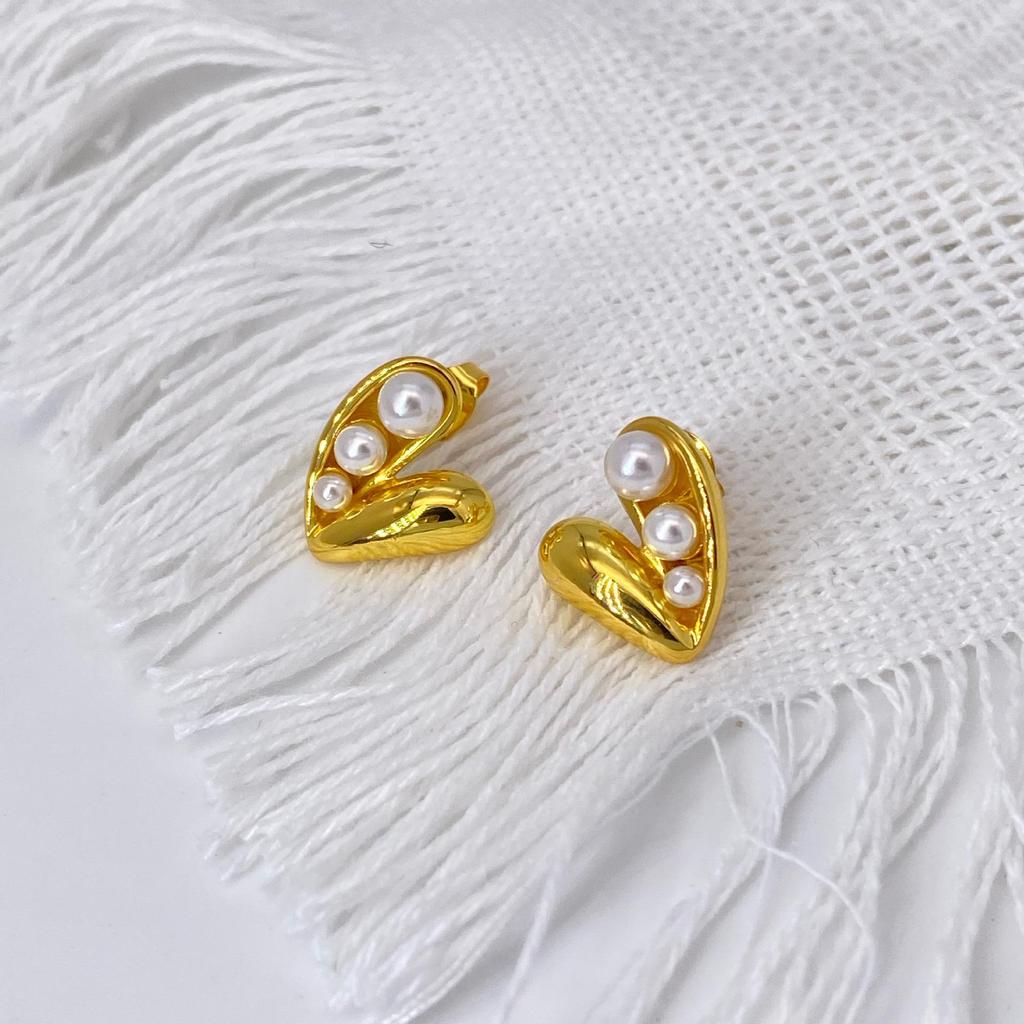 Elegant Stainless Steel Pearl Earrings - European & American Style, Titanium French Dangle, Luxurious Light Studs