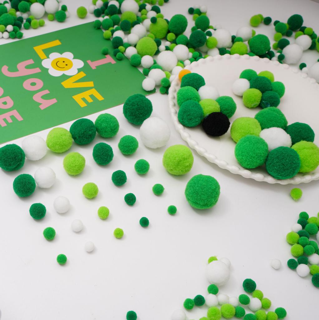 20-200 Stück Bunte Pompon-Plüschbälle Gemischte Farbe Kreatives Kinder-Handarbeitsmaterial Glitzer-Schaumstoffball DIY Bastelbedarf