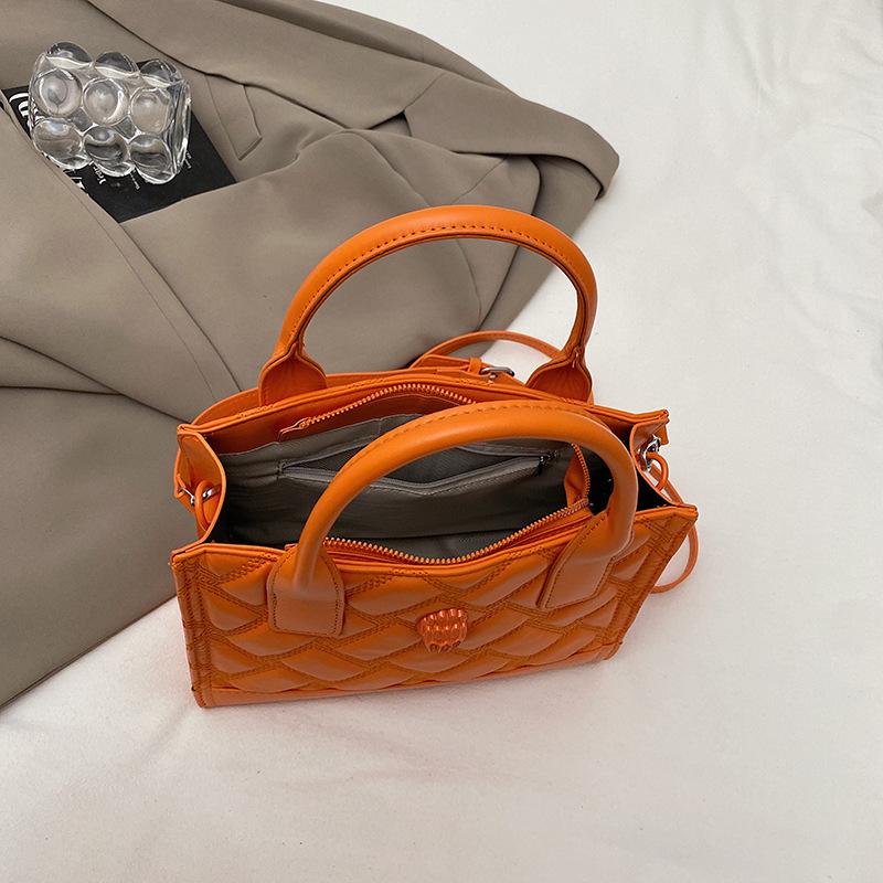 New high-end bag Snakehead embroidery thread killer bag portable shoulder women's bag