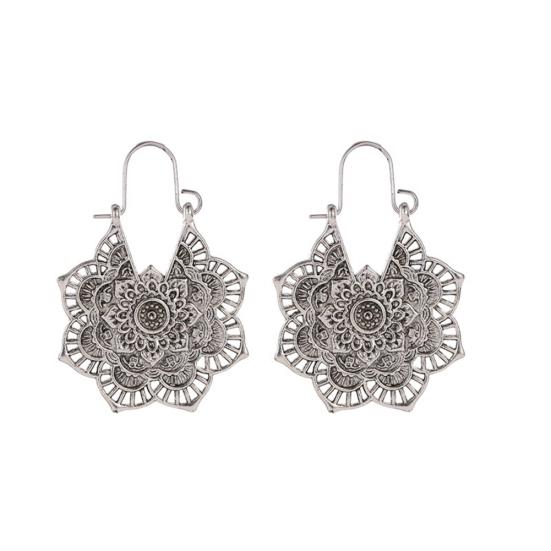 

Vintage Women Hollow Out Carved Flower Dangle Leverback Earrings Jewelry Gift античний срібного кольору