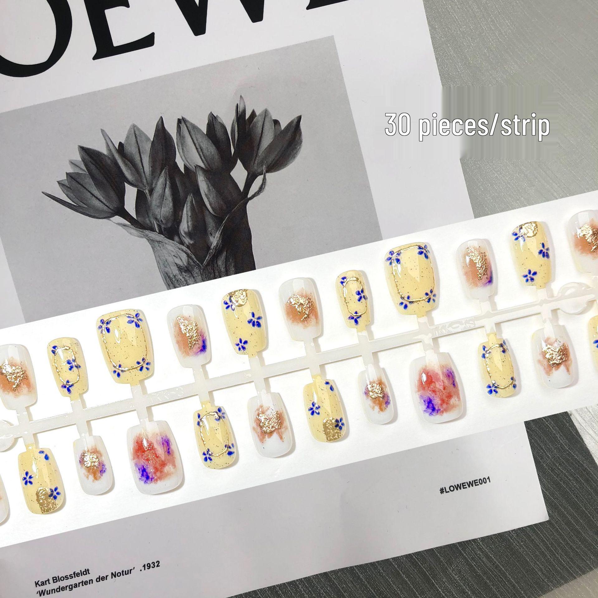 

Japanese Blue Floral Press-On Nails: Retro Oil Painting with Milky Yellow Accents