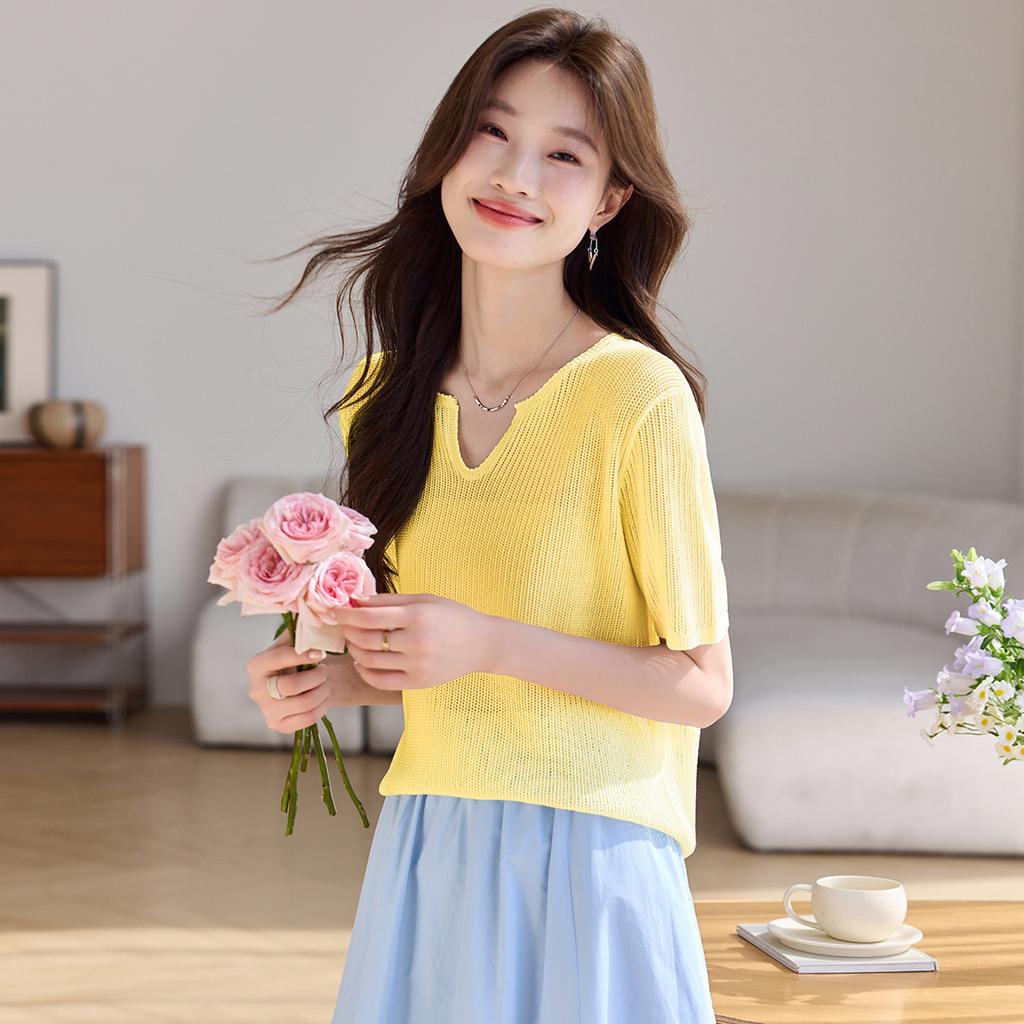Thin high-end V-neck linen short sleeved knitted shirt, summer new casual T-shirt, pullover top, versatile women's clothing