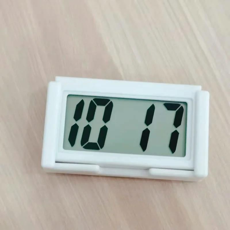 Mini Přenosný Stolní Hodiny Datum 12H Zobrazení Času Napájené Baterií AG10 Elektronické Stolní LCD Hodiny pro Cestování Auto Ložnice Domácí Dekorace
