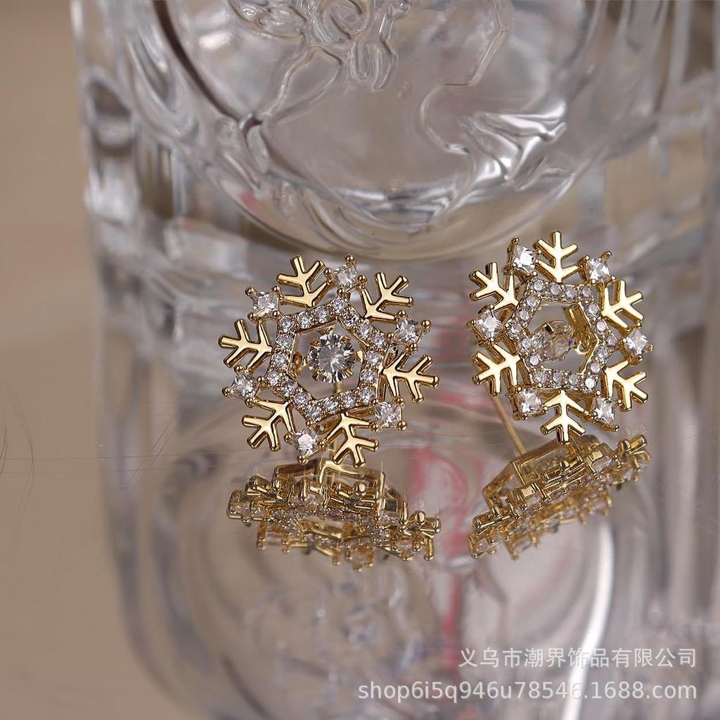 14K Gold Snowflake Pendant Earrings - Elegant, Color-Preserving Studs for Women, Ideal Christmas Gift