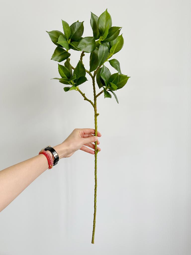 Dekorative künstliche Ficus-Pflanzen für die Wohnungsdekoration, unechtes Grün mit langen Ästen für die Innenraumästhetik