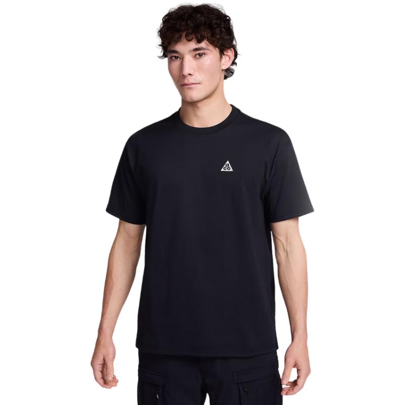 Nike Men s ACG Short Sleeve T-Shirt S