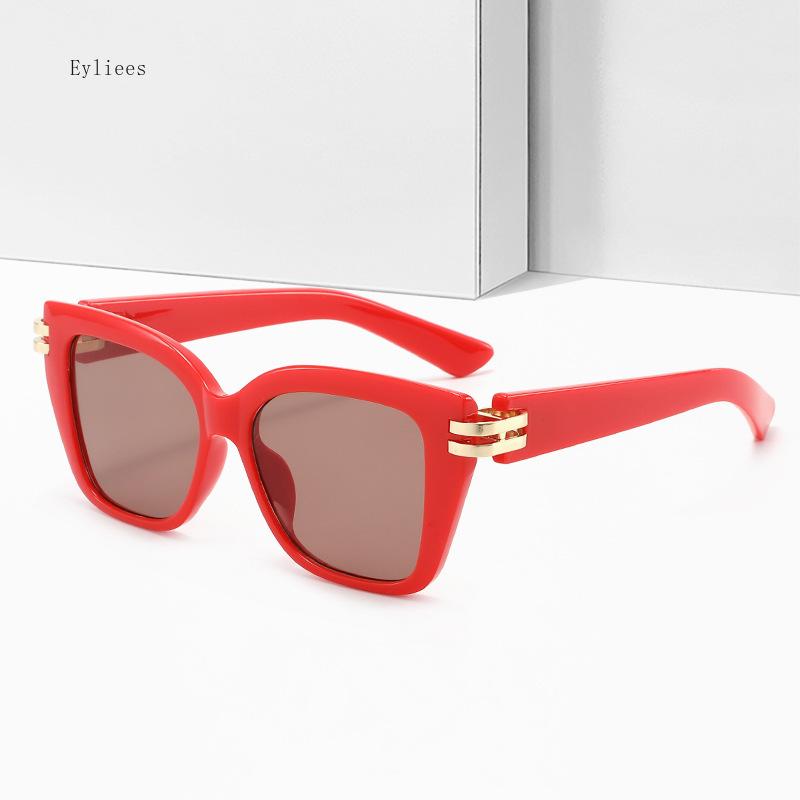 Luxury  Design Punk Irregular Square Sunglasses Women For Men Sun Glasses Vintage Popular Big Frame Metal Rivet Eyeglasses