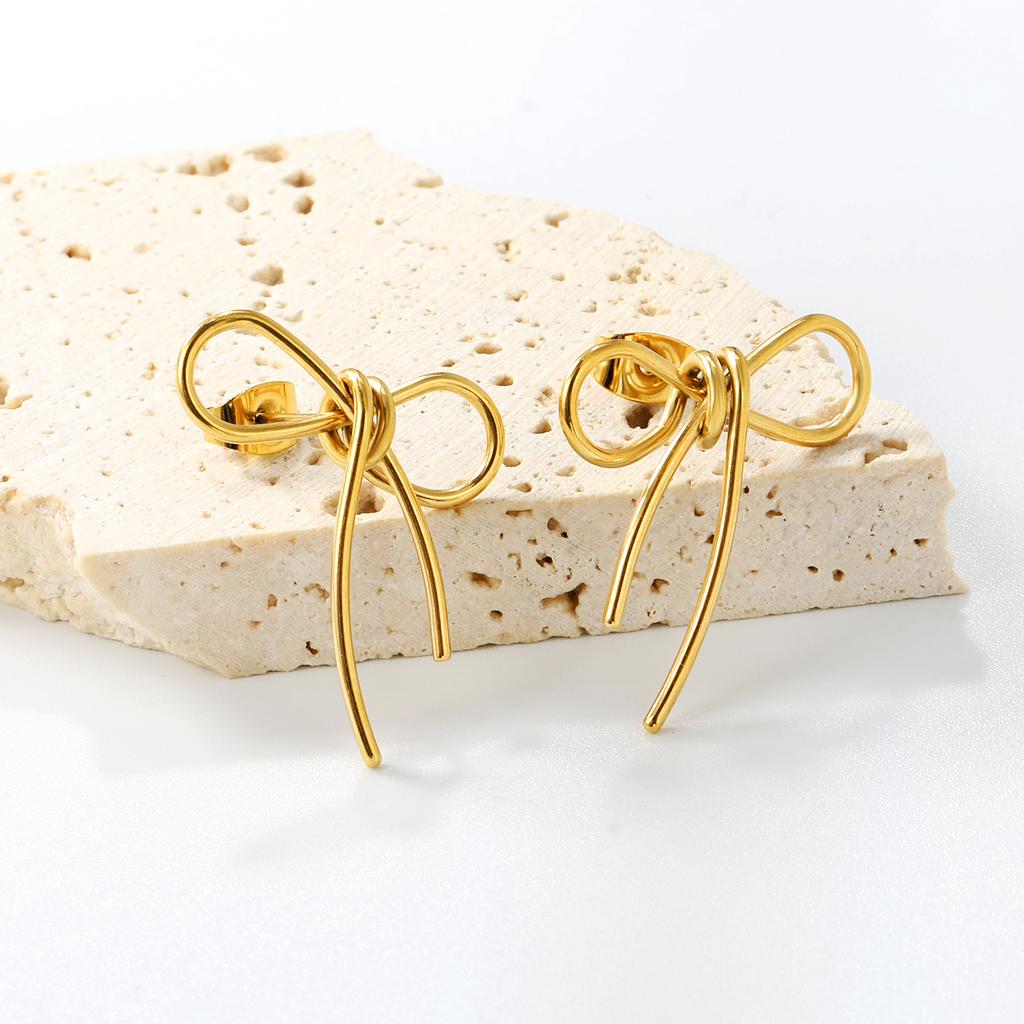 Fashionable Bow-shaped Stud Earrings for Women, Made of Stainless Steel With Gold Plating, Premium Everyday Jewelry Accessory