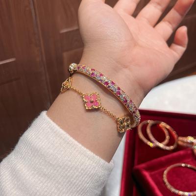 2026 Retro Light Luxury Haute Couture Full of Diamonds Rose Manor Gradual Change Pink Diamond Bracelet High Sense Temperament Exquisite Bracelet