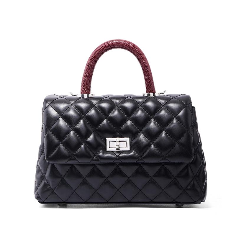 

Женская сумка из коровьей кожи Наплечная сумка 2025 Новая Настоящая кожаная женская сумка Универсальная Модная Сумка-тоут Большая вместимость Для поездок на работу Сумка через плечо Black plain