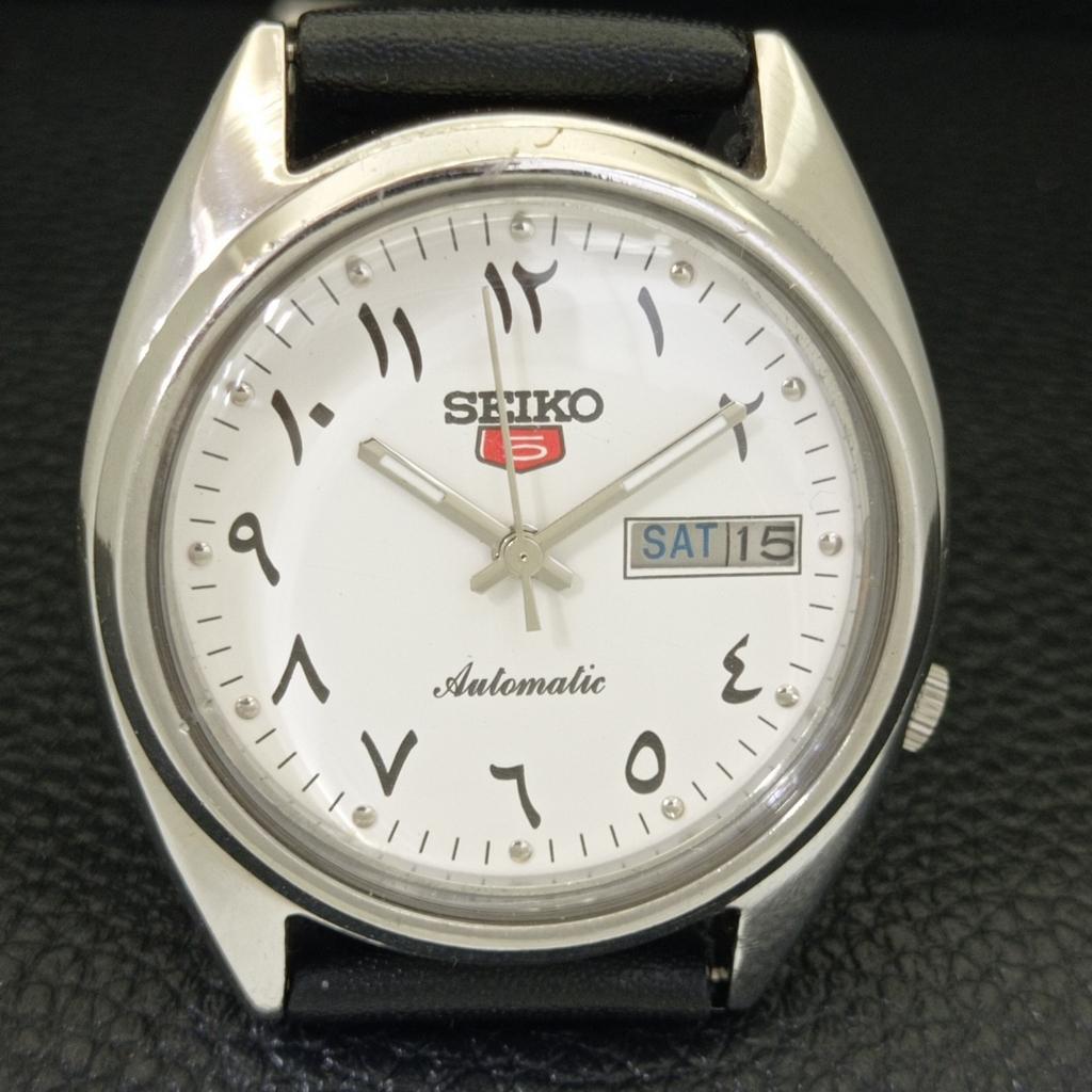VINTAGE SEIKO 5 AUTOMATIC 7009A JAPAN MENS ARABIC WHITE DIAL WATCH A702676-1 R209-a702676