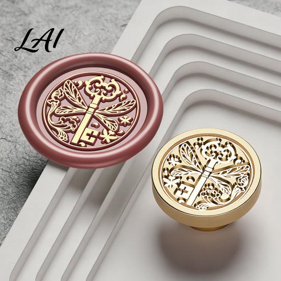 Gift Wrapping Wax Stamp Brass Seal Head Vintage Key Pattern Embossed Sealing Decorative Head for Envelope Journal Packaging Invitation Crafting