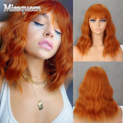 Synthetische Faser, kurze, gewellte Perücke, mittellanges, natürlich gewelltes Haar mit Pony für Frauen, orange Perücke, Cosplay-Party
