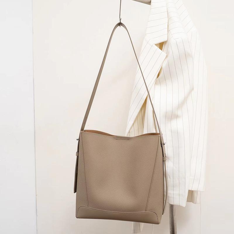 Fashionable and Elegant Simple Genuine Leather Casual Women's Bag 2025 New Trendy Texture Bucket Bag Simple Shoulder Crossbody Bag