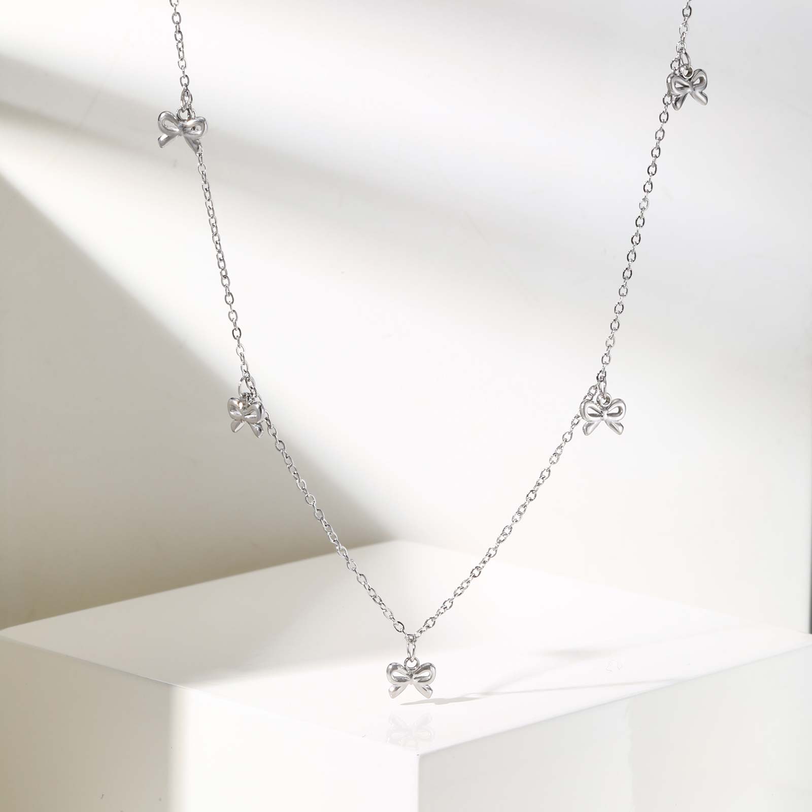 

Chic Stainless Steel Bow Necklaces,Flat Rolo Chain With Bowknot Necklace for Women,Fashion Jewelry Gift