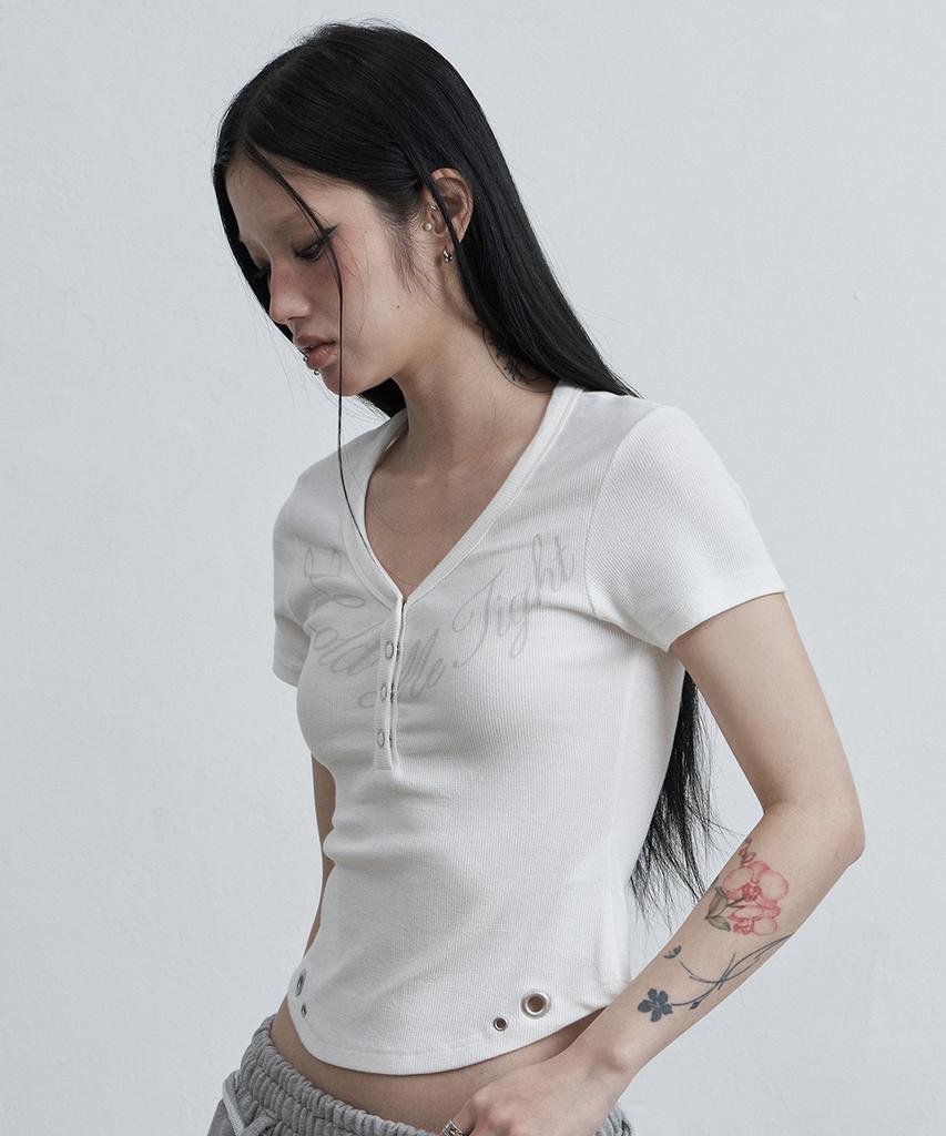 Aejeuyua Henry V-Neck Hold T-Shirt White