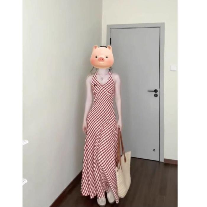 2026 New Small Retro Plaid Thin Design Dress, High-end Neck Skirt, Beautiful Seaside Vacation