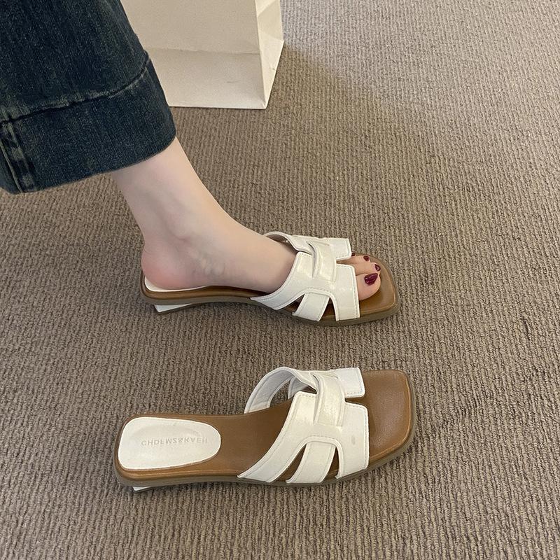 Korean Version of Xiaoxiangfeng Soft-soled Cool Slippers, Wearing Versatile Fashion with Skirt Slippers 2025 Summer New Beach Shoes