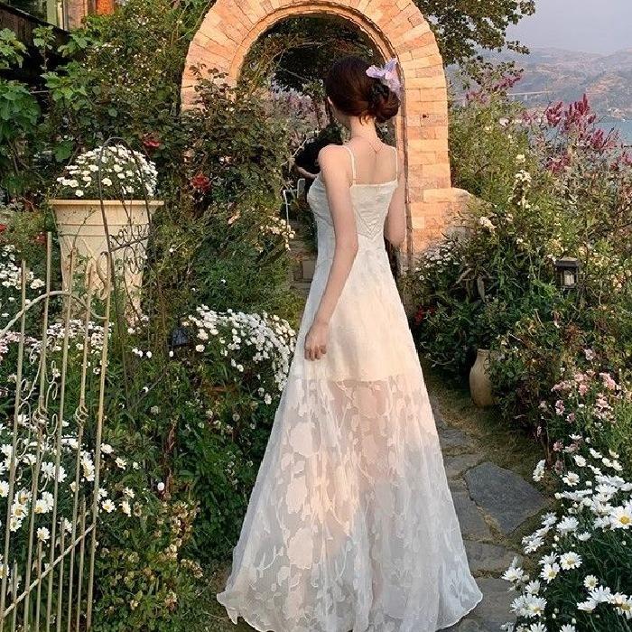 Atmosphere lace suspender dress women's spring French vacation style waist thin temperament big pendulum long skirt