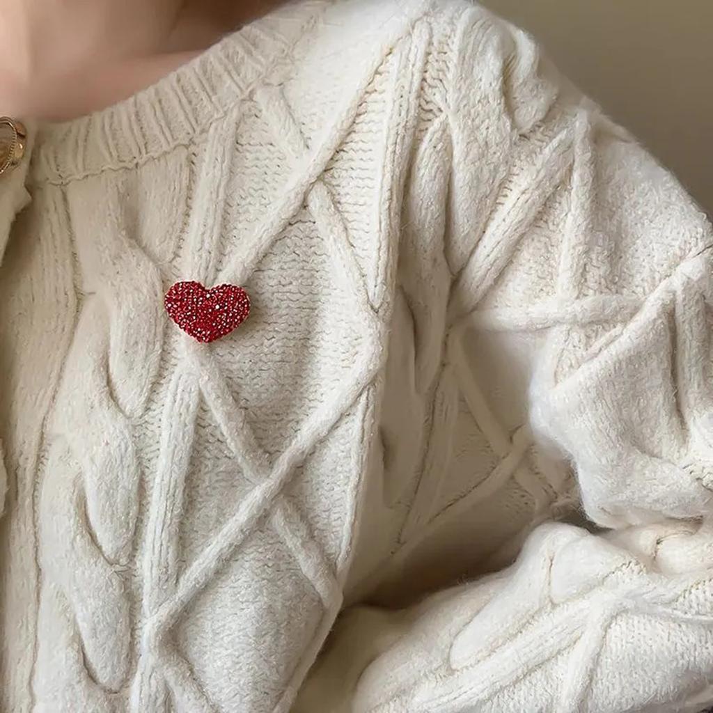 Love Brooch Women's High-end High-end Pin Temperament Fixed Clothes Suit Pearl Jewelry