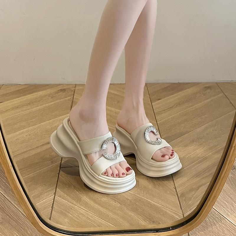 Niche Thick-bottomed Wedge Slippers Women's Summer Wear 2025 New Versatile High-heeled Rhinestone Casual One-word Sandals