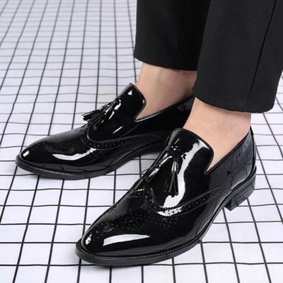 Scarpe Eleganti da Uomo di Tendenza per Uomo Oxford Scarpe Brogue in Pelle Verniciata Completi Business Classici Scarpa Formale da Uomo Mocassini in Pelle con Nappe
