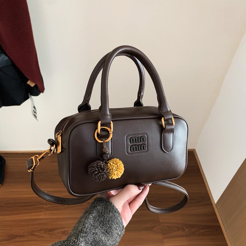 

Autumn/Winter 2025 Boston Pillow Bowling Bag: Fashionable Handheld & Shoulder Niche Bag