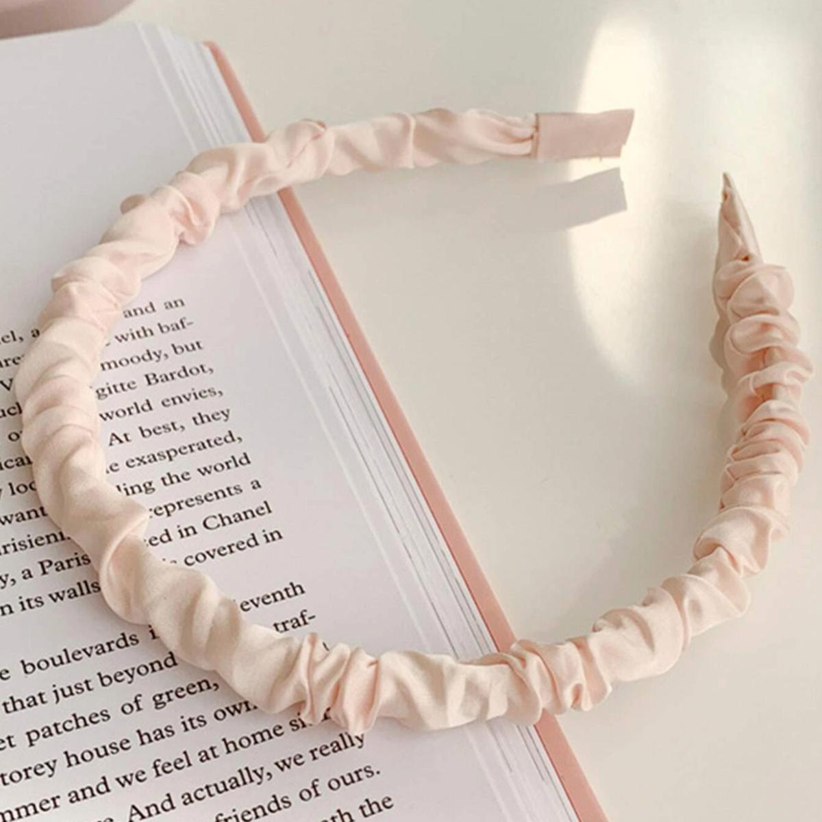 

Simple and Stylish Fairy-Style Pleated Fabric Thin Hairband for Women, Suitable for Parties, Balls, and Everyday Casual Wear