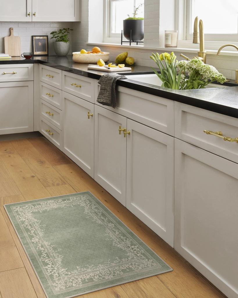 Dywan Juliet w kolorze szałwiowej zieleni, elegancki dywan inspirowany stylem regencyjnym, dywan dekoracyjny do sypialni w stylu europejskiego domu wiejskiego, duży dywan antypoślizgowy