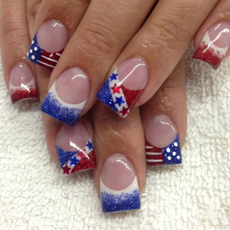 

24pcs Patriotic Press On Nail for Women Short French Tips False Nail Manicure Decors with Glitters Stripes Star Designs 1