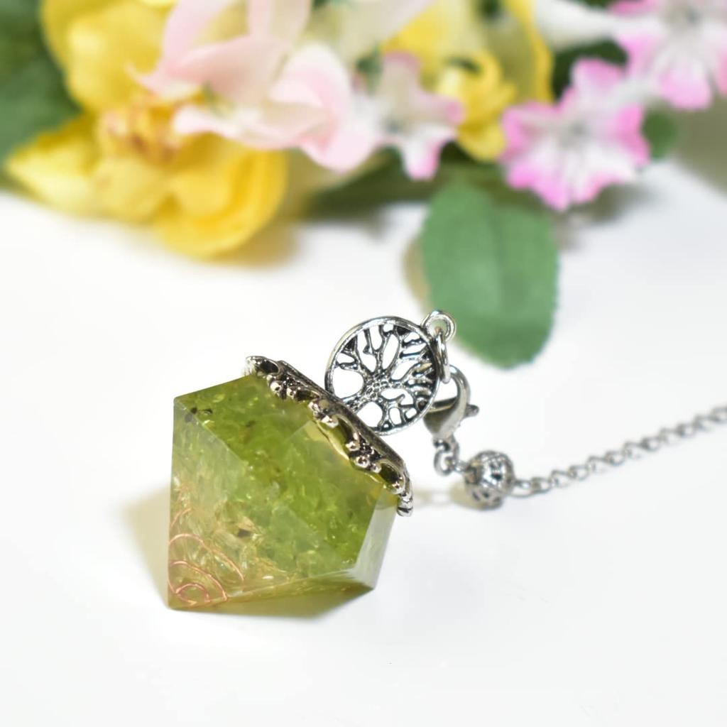 [Sedona's Magic] Diamond-shaped Orgonite Pendulum Peridot Tree of Life Pendulum Power Stone Dowsing Fortune Telling Orgon Power