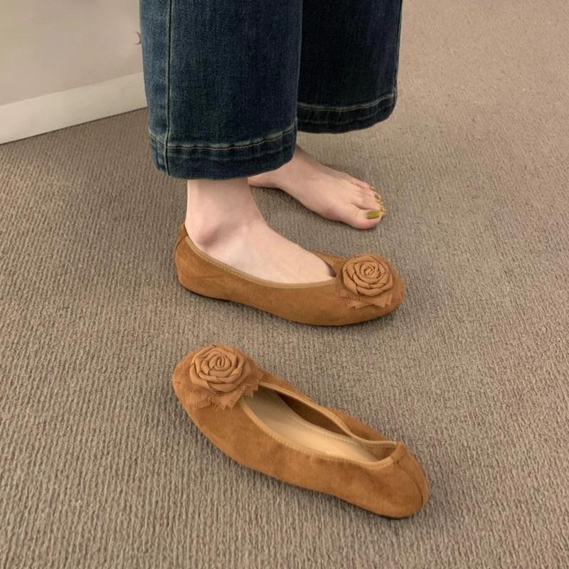 

2025 spring and summer new late evening breeze gentle single shoes women s soft sole national style retro new Chinese rose beanie shoes 40 коричневий