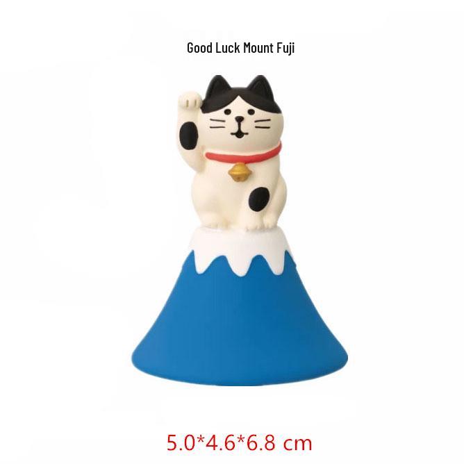 Japanese New Year Horse Zodiac Miniature: Cat Zakka Resin Craft Desktop Ornament