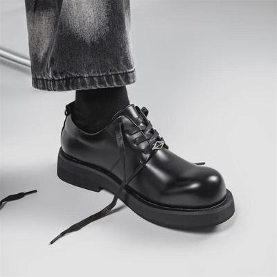 Chaussures Derby en cuir véritable noir pour hommes avec semelles épaisses - Style britannique, augmentant la hauteur, design à bout rond tout-aller.