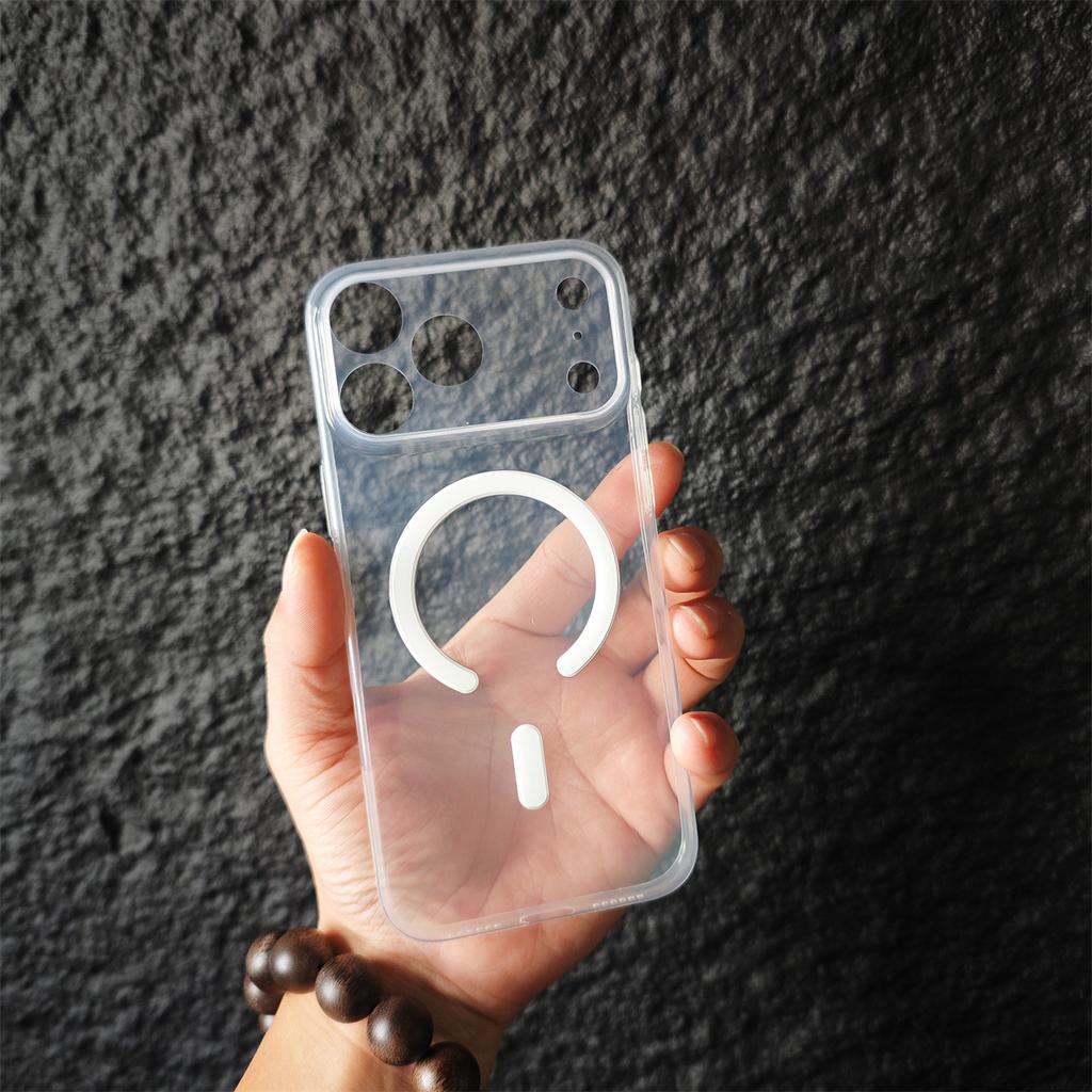 Thin PP Does Not Turn Yellow for IPhone17ProMax Strong Magnetic Suction Phone Case for IPhone 17 Air Matte 16 New