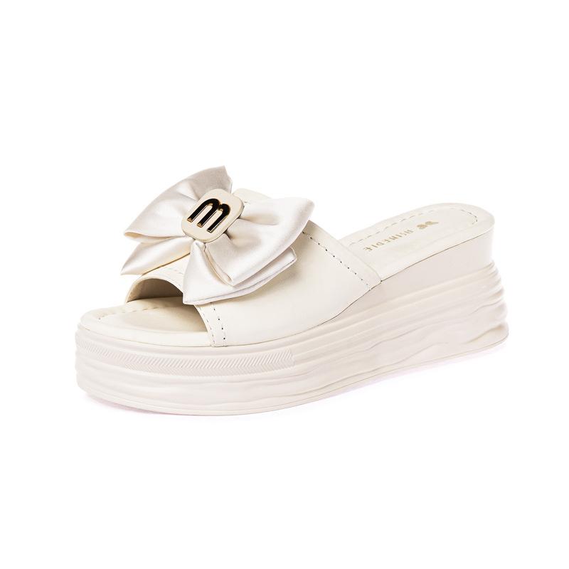 Thick-bottomed Slope Heel Slippers Women's Summer Outer Wear 2025 New High-end Feeling Going Out Versatile Fashion Muffin One-word Cool Slippers