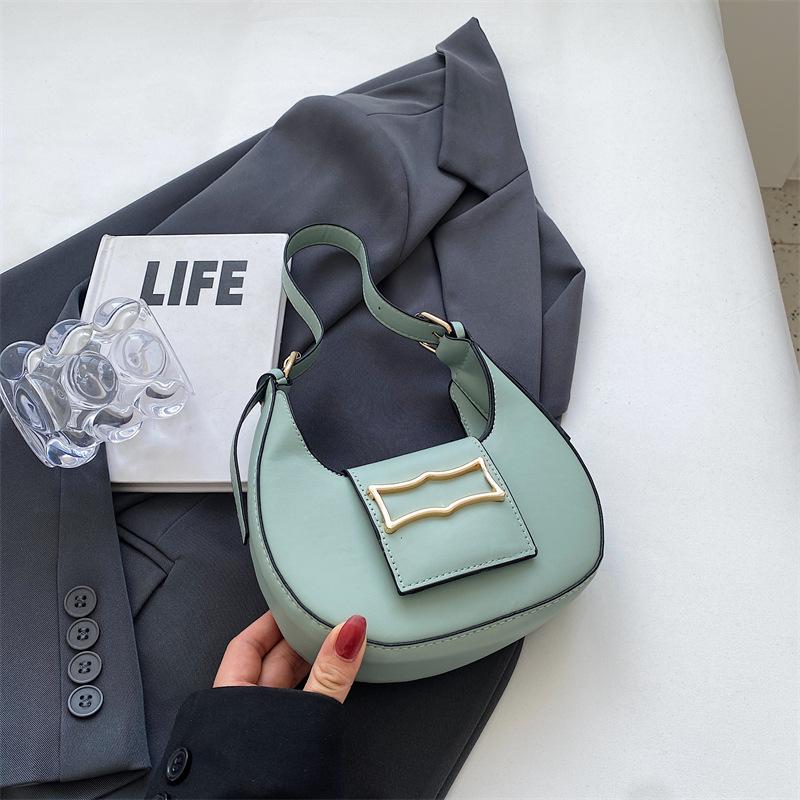 Popular Bag Women's 2025 Summer Simple New Solid Color Crescent Moon Hand Carry Women's Bag Underarm Trend Fashion Shoulder Bag