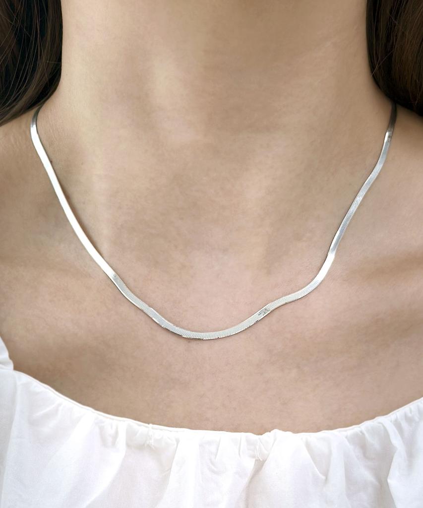 Ound Flat Snake Chain Necklace