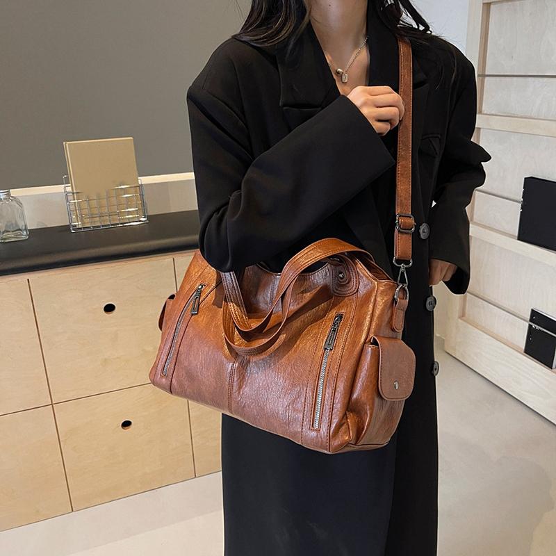 High Quality Women's Bag New Urban Trend Style Shoulder Bag Versatile Casual Large Capacity Commuter Zipper Handbag CLE