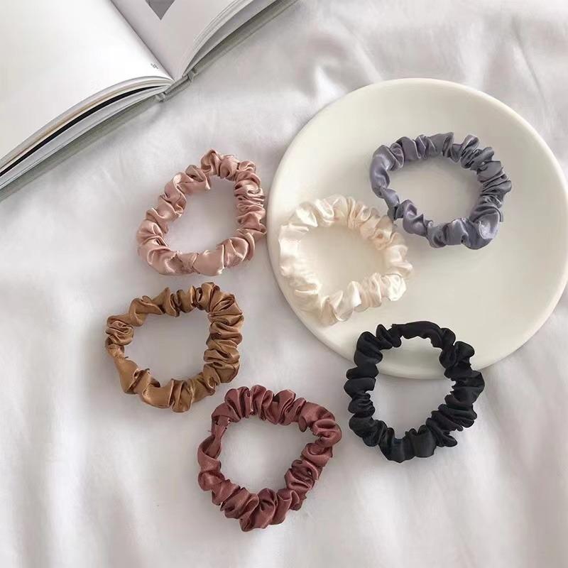 Advanced and Elegant, Minimalist Simulation Silk Hair Loop, Versatile, High-end Tie Hair Rope, High Ponytail Leather Band.