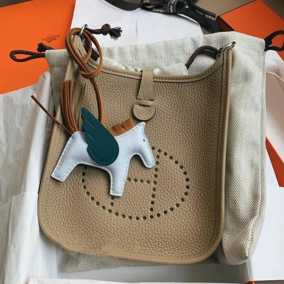 Engel Pegasus Handgenähter Lammfell Taschenanhänger - Niedliche Damenhandtaschen Dekoration & Autoschlüsselanhänger