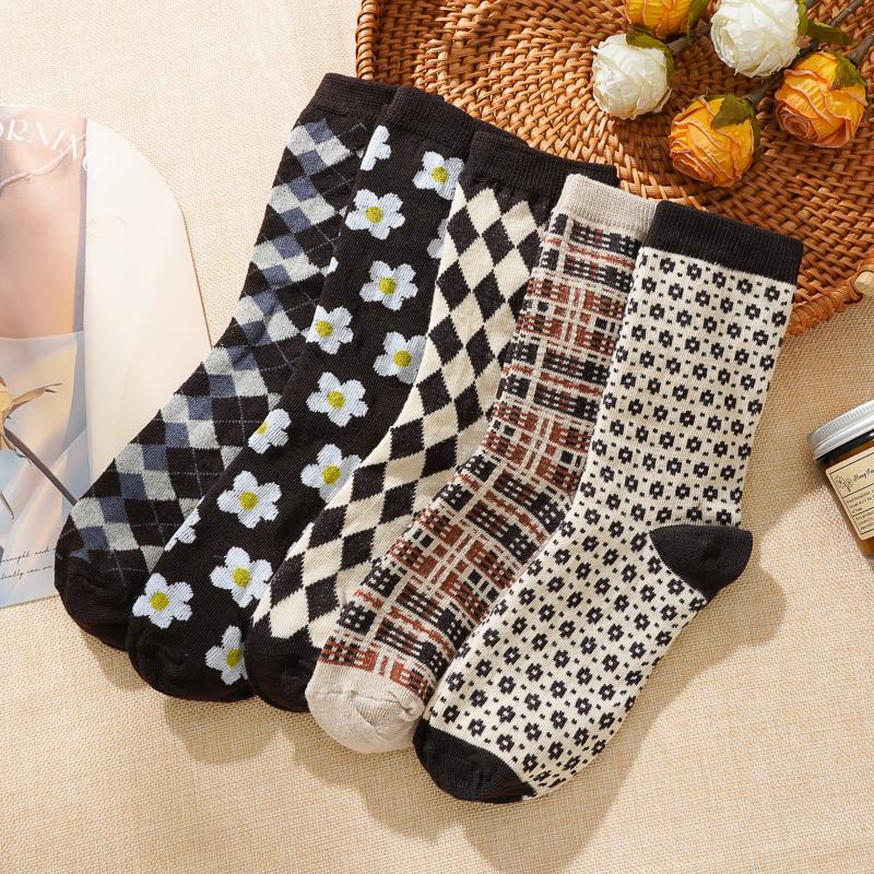 Long Socks for Women Autumn and Winter Mid-tube Women's Socks Sweat-absorbent and Breathable College Style Ins Trendy Socks